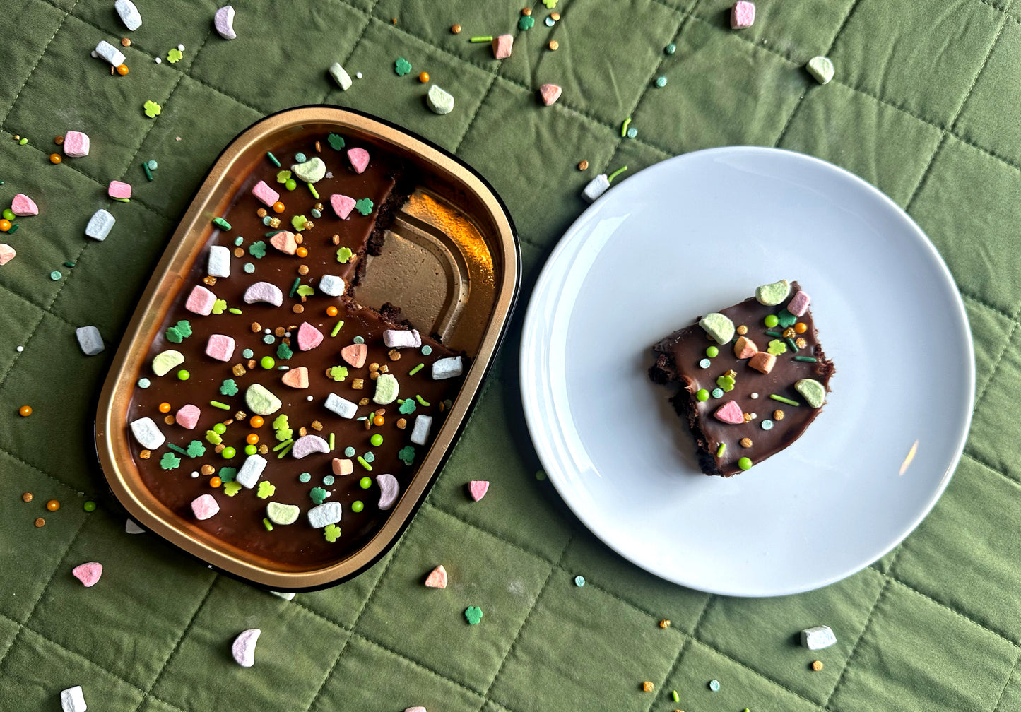 π Marshmallow Charm Brownie | Serves 4 π